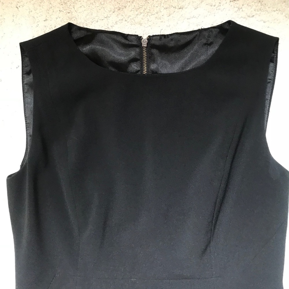 Ellie Tahari Shift Dress